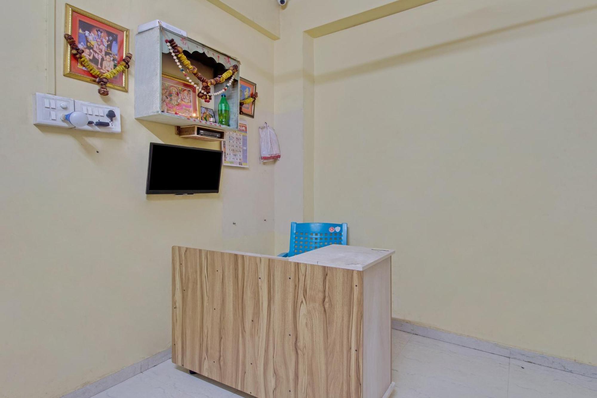 สปอต ออน 44703 ซาฮาร่า ยาตรี นิวาส Hotel โกลฮาปูร์ ภายนอก รูปภาพ
