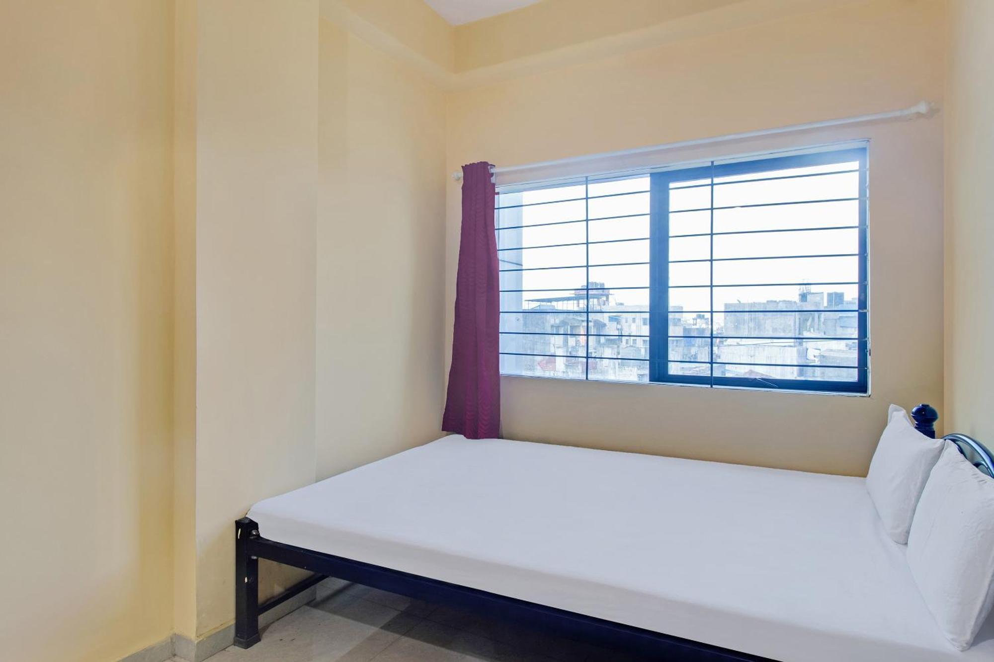 สปอต ออน 44703 ซาฮาร่า ยาตรี นิวาส Hotel โกลฮาปูร์ ภายนอก รูปภาพ
